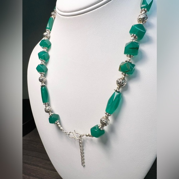 GREEN QUARTZ NECKLACE - Picture 8 of 11
